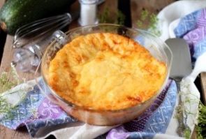 Пирог с кабачками и луком