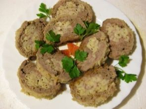 Рулет мясной с макаронами в мультиварке