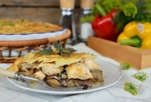 Запеканка с курицей и грибами под сырной корочкой